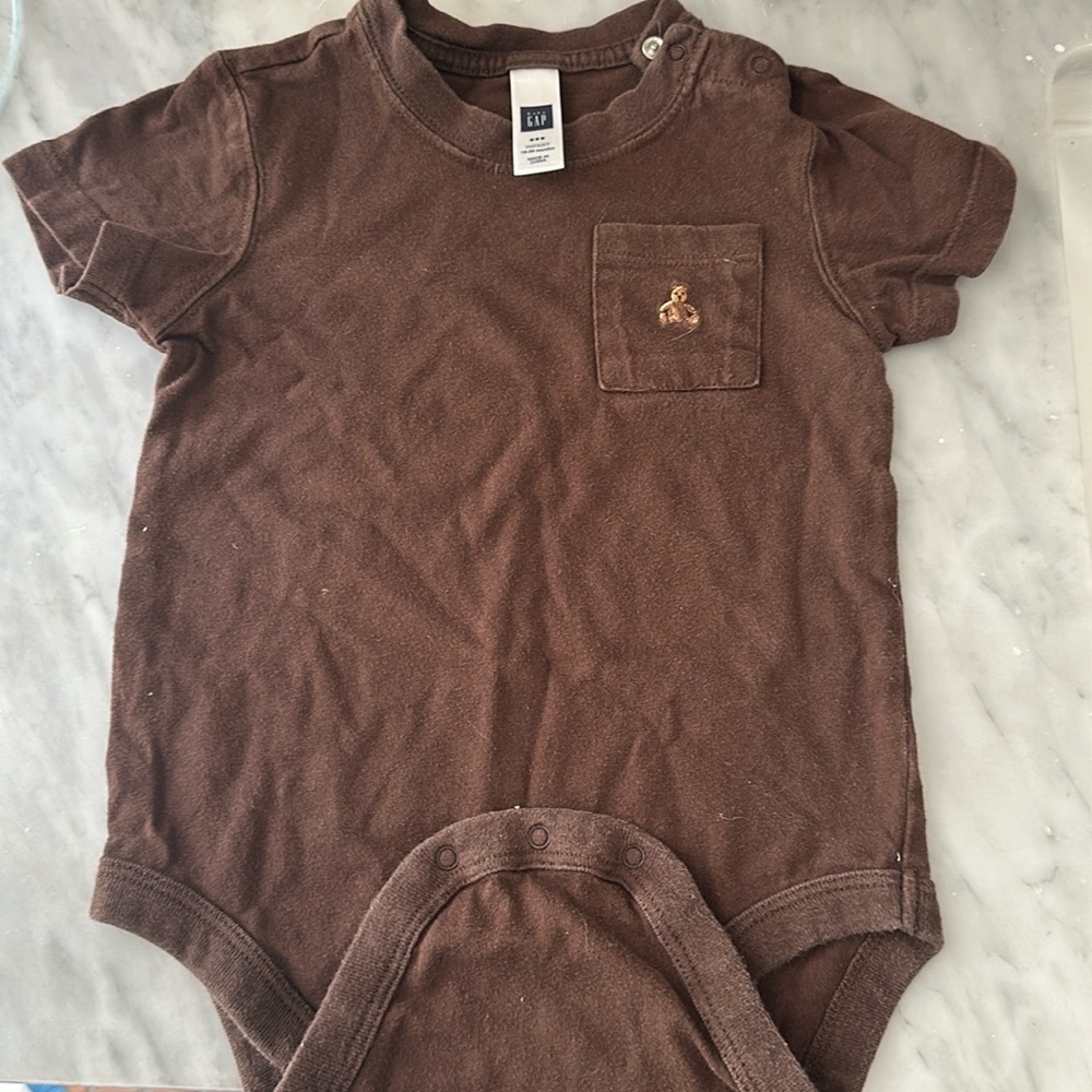 Baby gap infant size 18 to 24 months, brown cotton, short sleeve onesie
